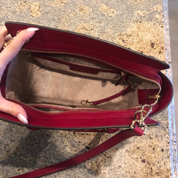 Michael Kors Medium Saffiano Maroon Leather Purse - Picture 4 of 5